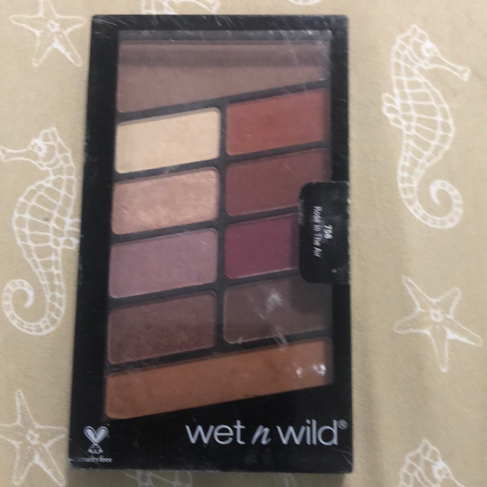 Wet and wild rose is in the air pallete
